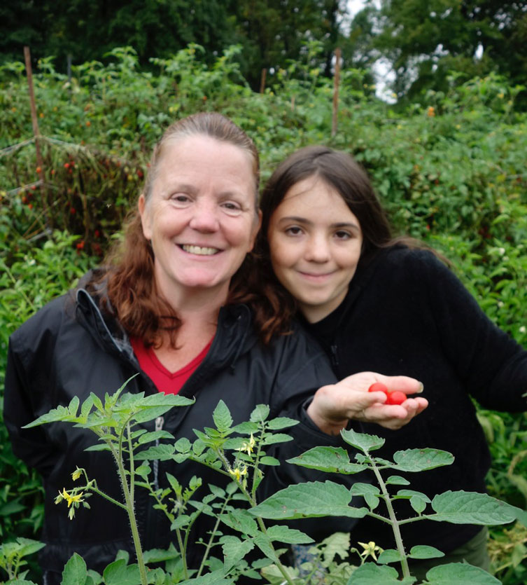 Farm to Food Pantry Tomato Gleaning